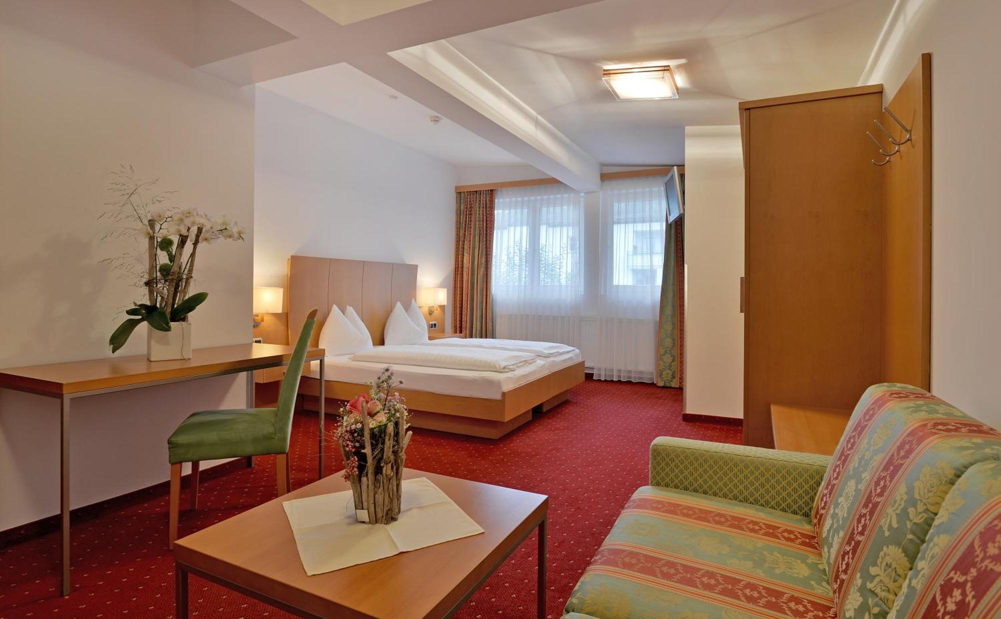 Hotel Tiroler Stuben Wörgl Oda fotoğraf